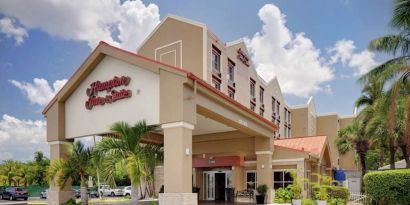 Parking area at Hampton Inn & Suites Ft. Lauderdale Airport/South Cruise Port.