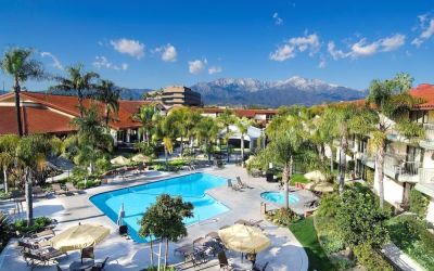 Outdoor pool at DoubleTree By Hilton Ontario Airport.