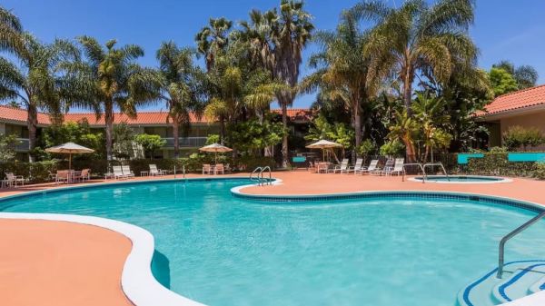 Hotel Uptown Oasis San Jose Airport image
