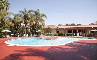 Outdoor pool at Uptown Oasis San Jose Airport.