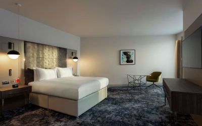 Spacious king room at Hilton Aberdeen TECA.