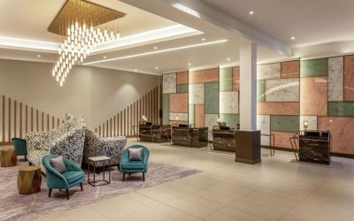 Lobby and entrance at Hilton Aberdeen TECA.