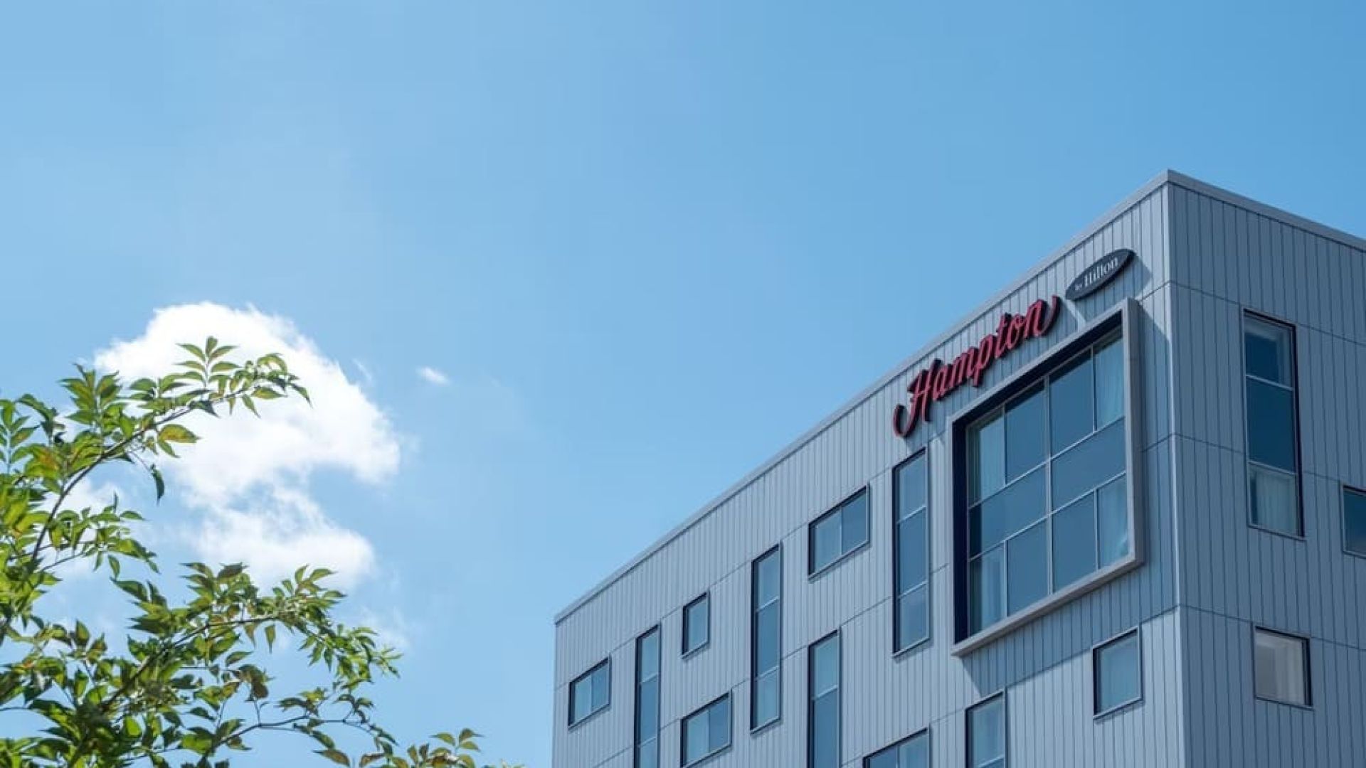 hampton by hilton london gatwick