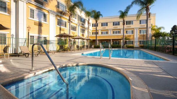 Hotel Hotel Marguerite Trademark Collection By Wyndham image