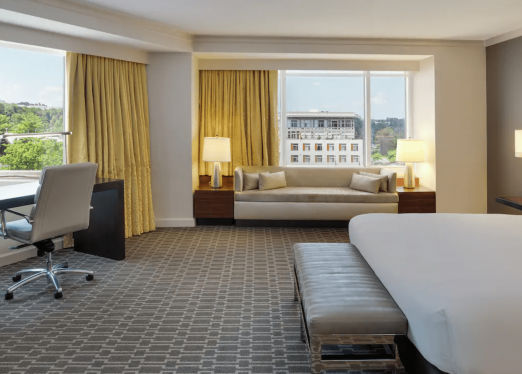9 to 5 Hotels for Your Convenience 