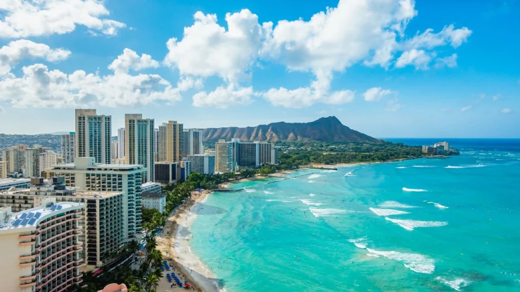 waikiki beach and diamond head crater in honolulu