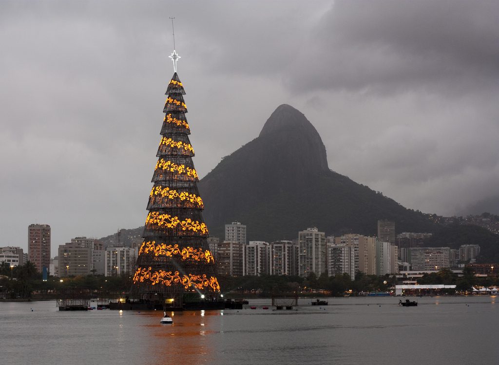 Large-Christmas-Tree-Rio-de-Janeiro