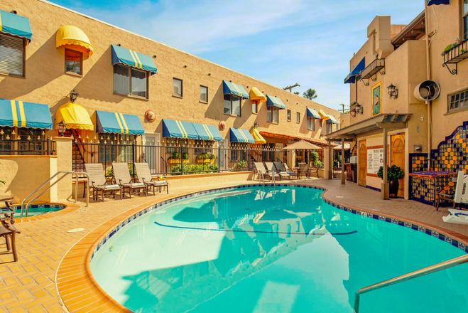 The beautiful pool at El Cordova in San Diego.