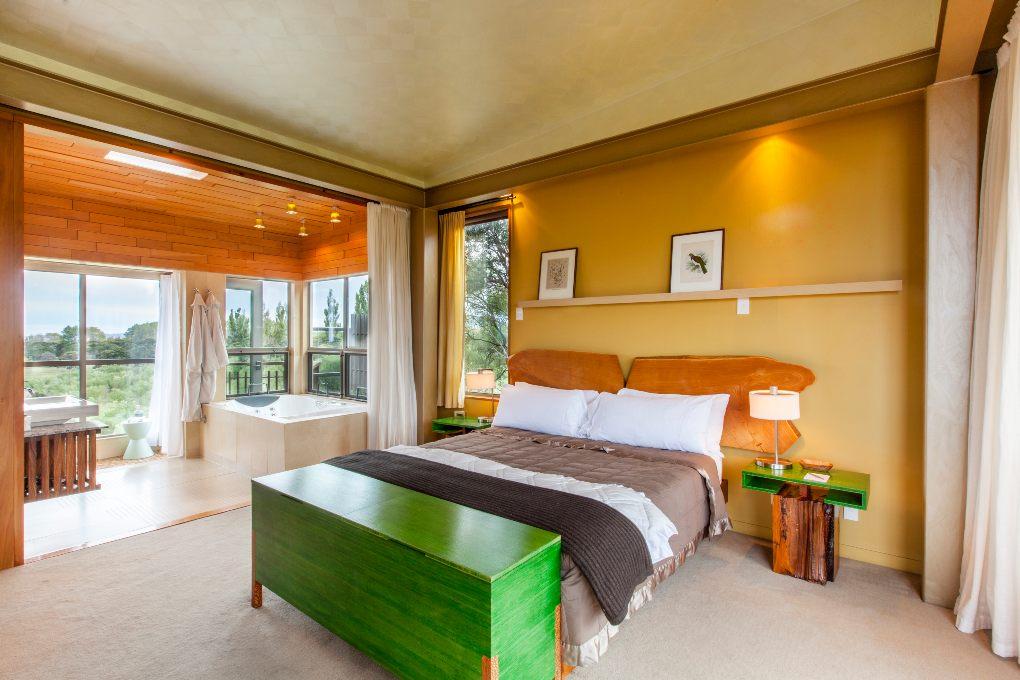 Interior of nice treehouse at Hapuka Lodge