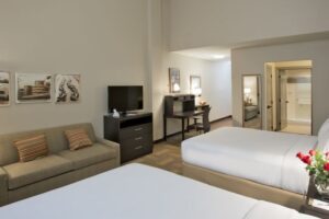 The newest day use hotels on HotelsByDay, October 2020 - balih staybridge baltimore innerharbor double sideview 659x440 auto